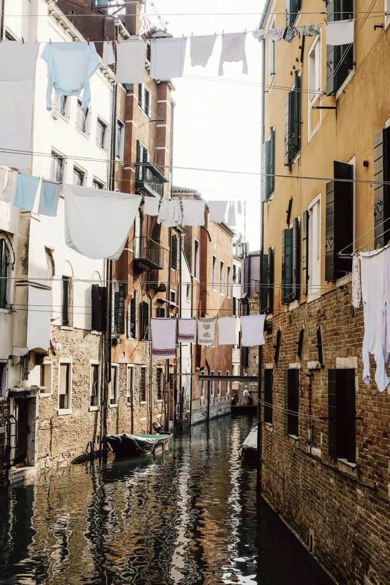 Stendibiancheria italiano poster con telaio in legno da studiopicaprints