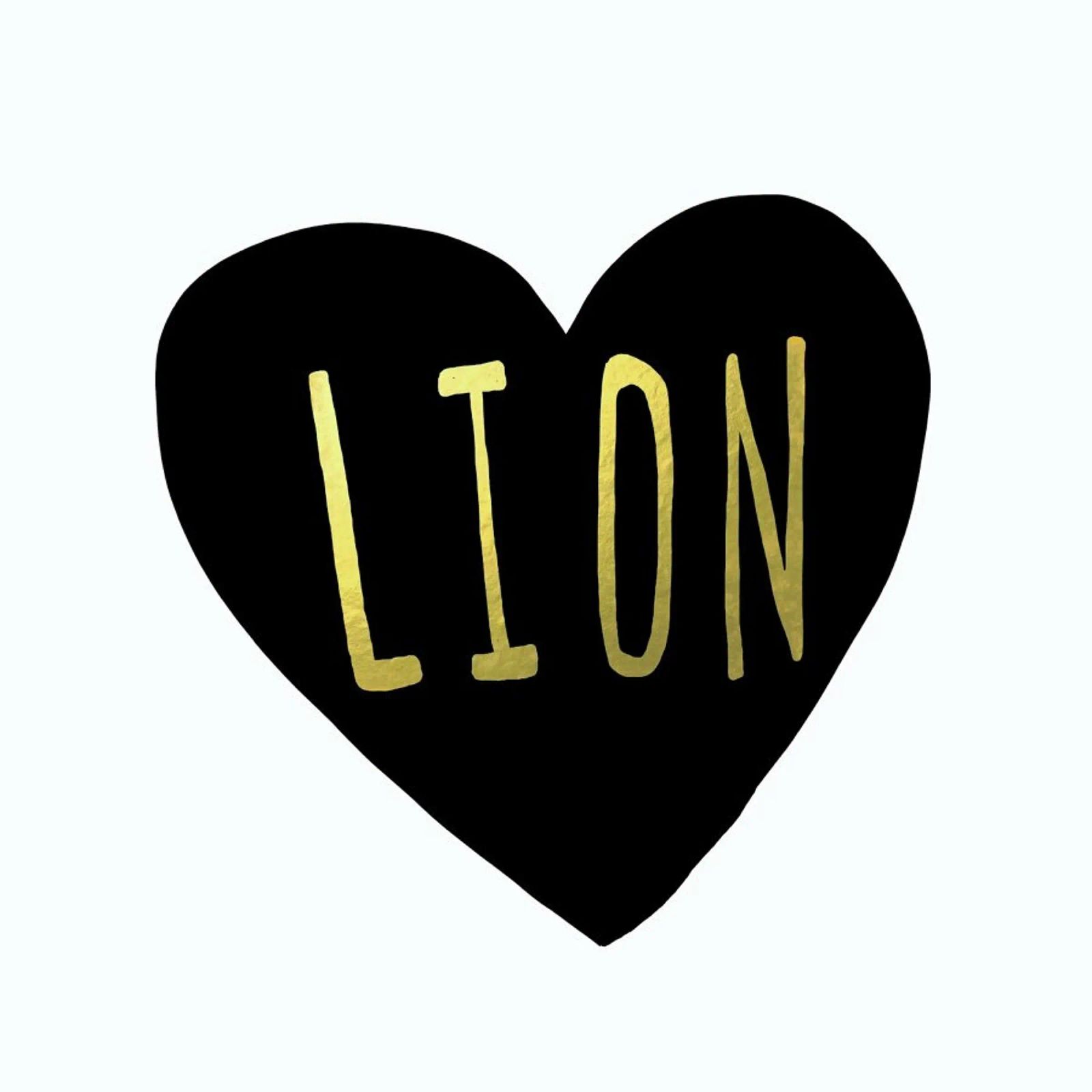 Lion pellicola backlit da Leah Flores