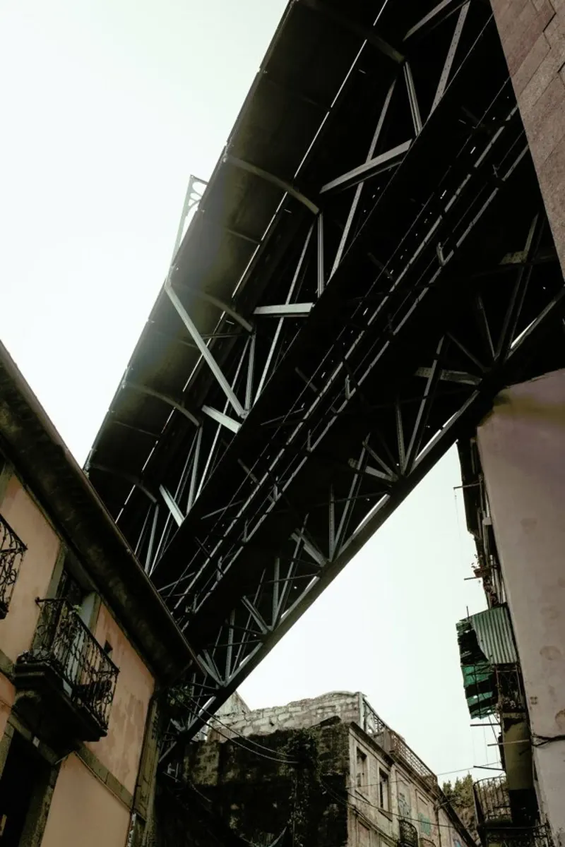 Bridge in Porto pellicola backlit da Sebastian Hilgetag