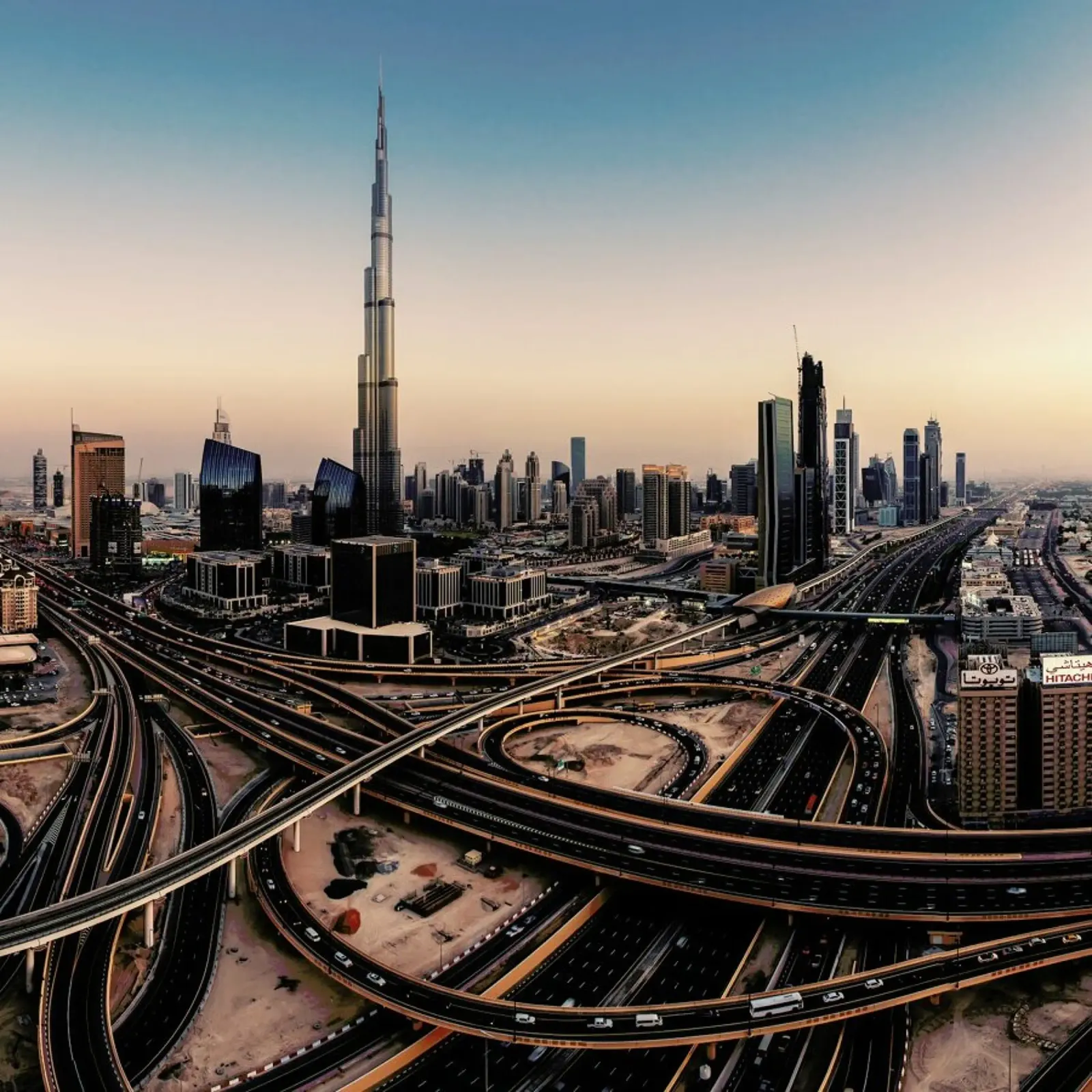 Dubai Skyline Panorama - Jean Claude Castor poster con telaio in plastica da Pictufy