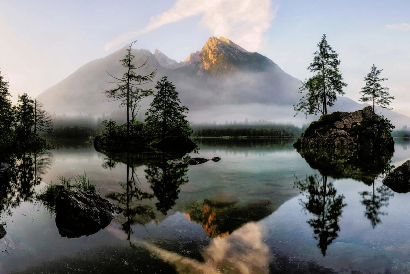 Nature's Awakening - Daniel Fleischhacker Leinwand von Pictufy