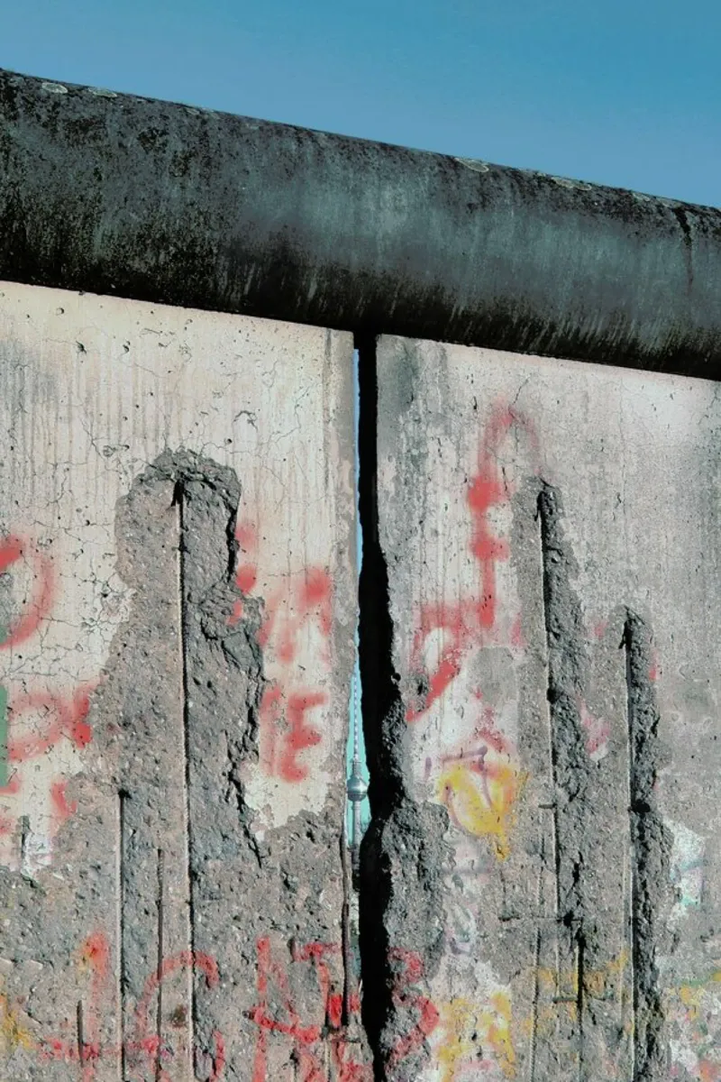Wall 02 carta hahnemühle da Michael Belhadi