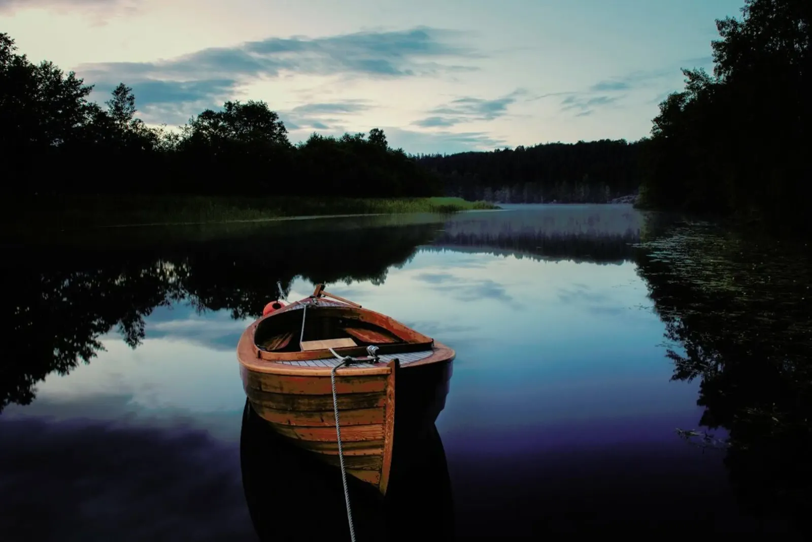 Boat in Fog - Christian Lindsten alluminio dibond da Pictufy