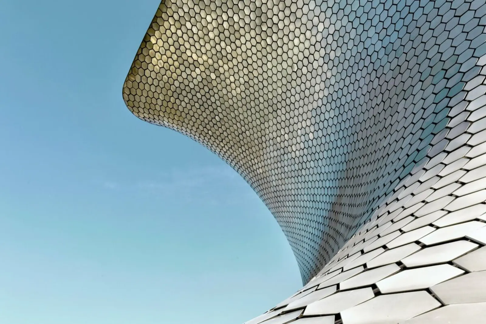 Soumaya 02 plexiglass da Michael Belhadi