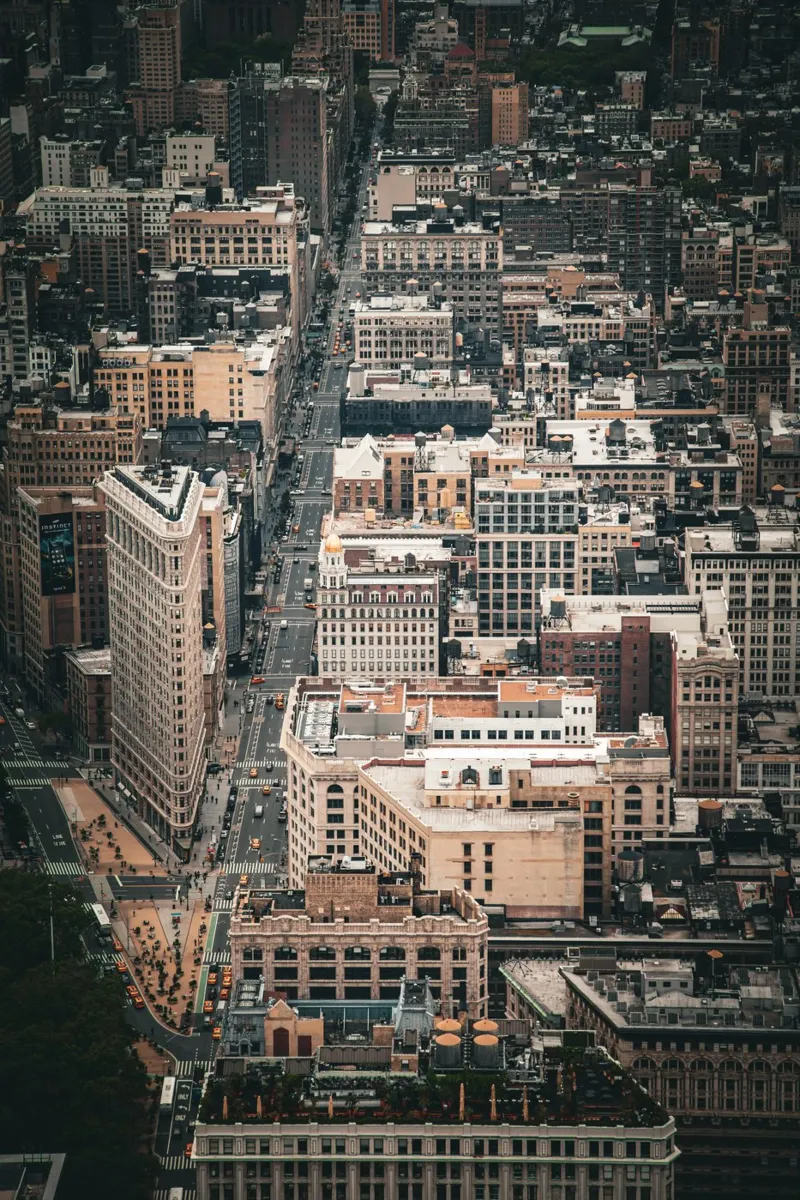 New York Flat Iron pellicola backlit da Flo Klein