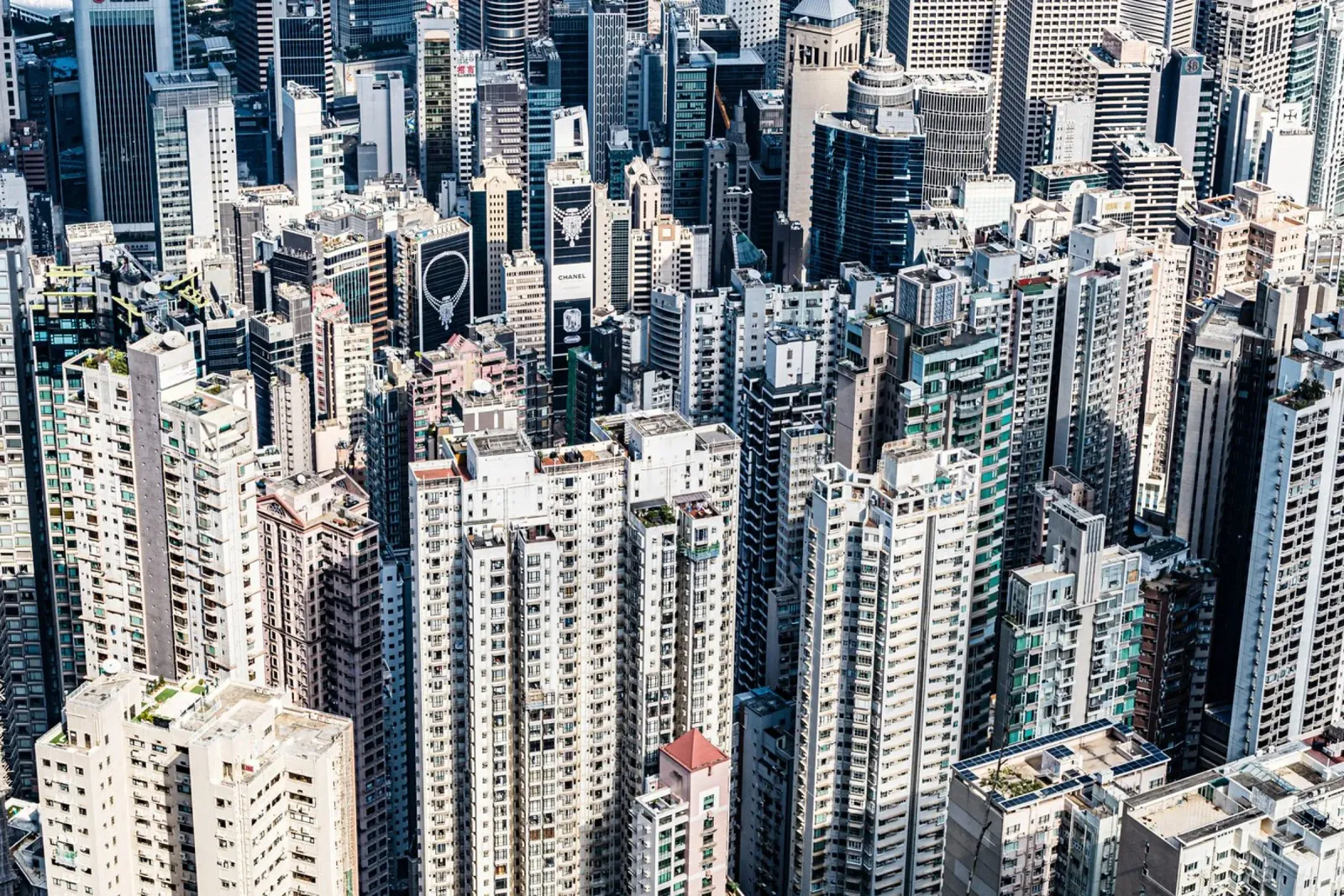 Skyscrapers of Hongkong pellicola backlit da Mathias Remmling Photography