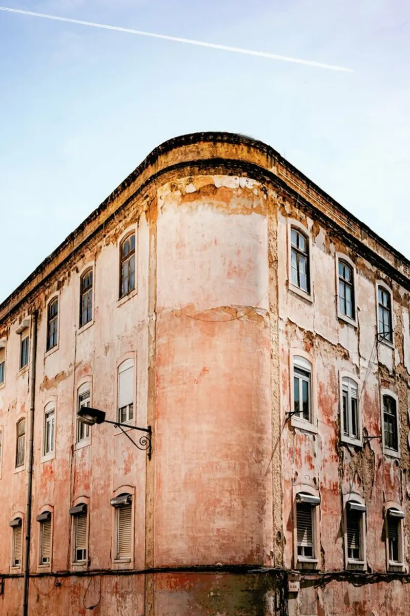 Shabby Chic Building hahnemühle by EyeEm Mobile GmbH