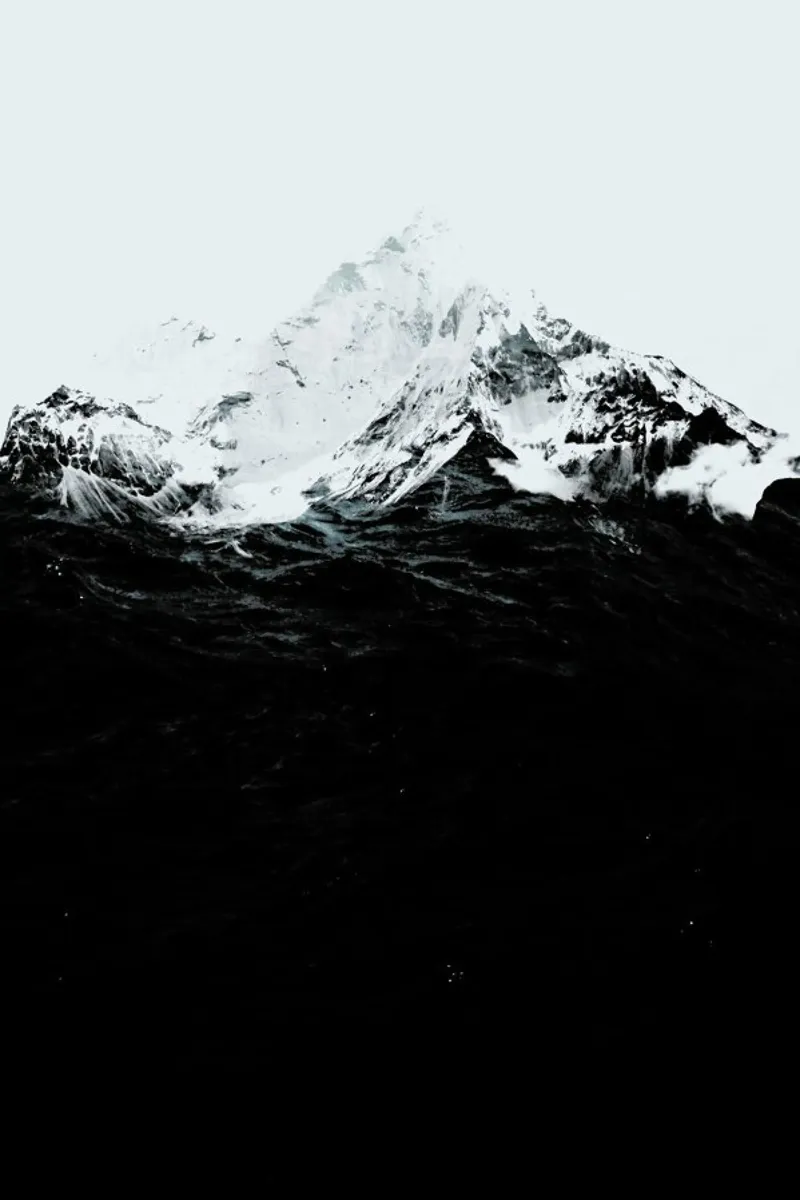 Those Waves Were Like Mountains pellicola backlit da Róbert Farkas