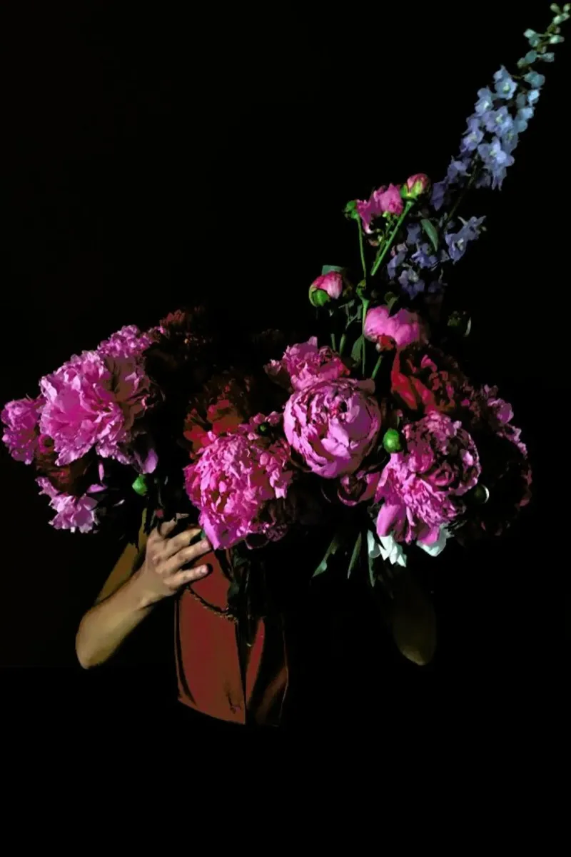 Flowers for Her pellicola backlit da Studio Nahili