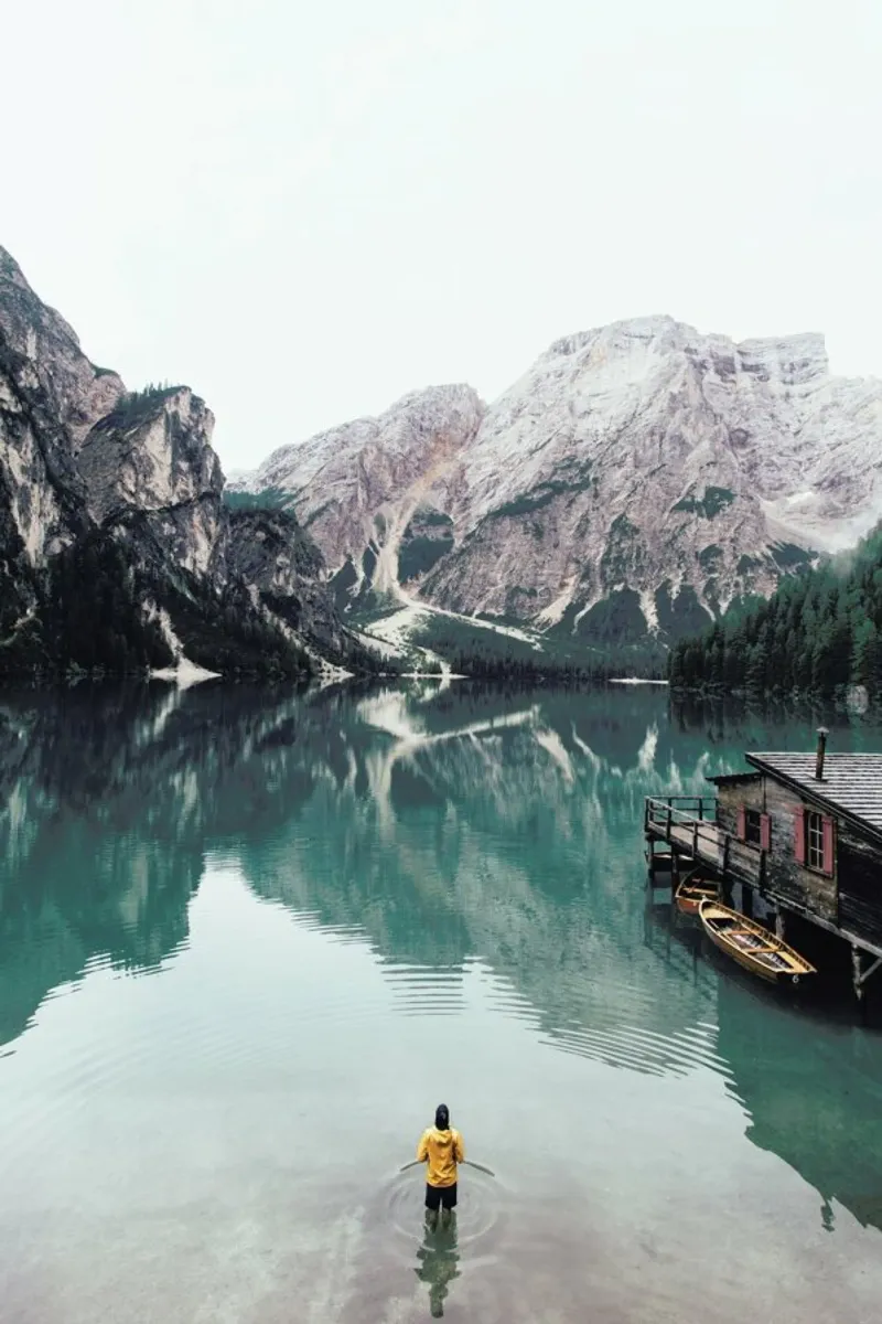 Hidden Lake by Ueli Frischknecht pellicola backlit da EyeEm Mobile GmbH