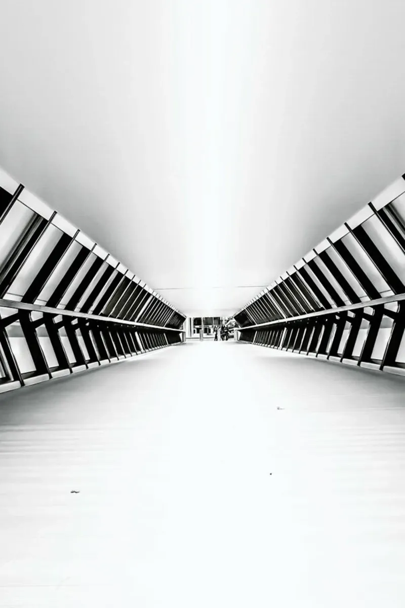 Adam's Bridge London pellicola backlit da Babett Schultze