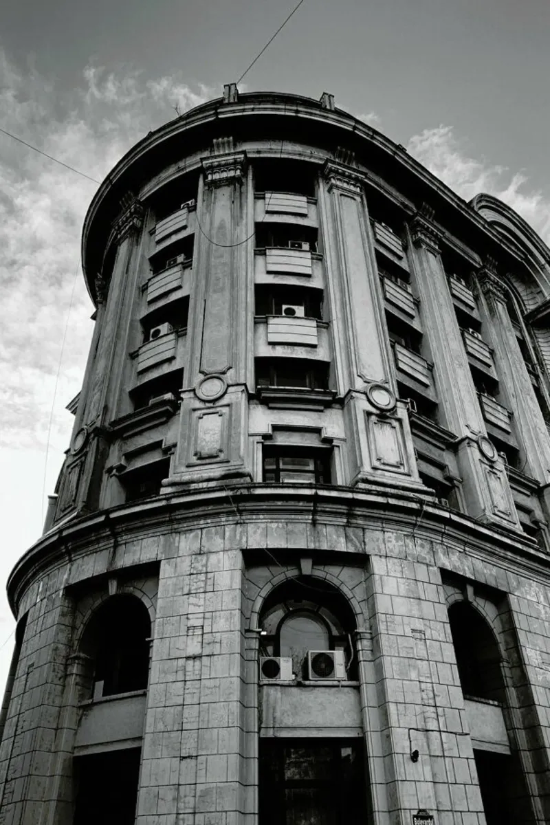 Architectural Love backlit film by Sebastian Hilgetag