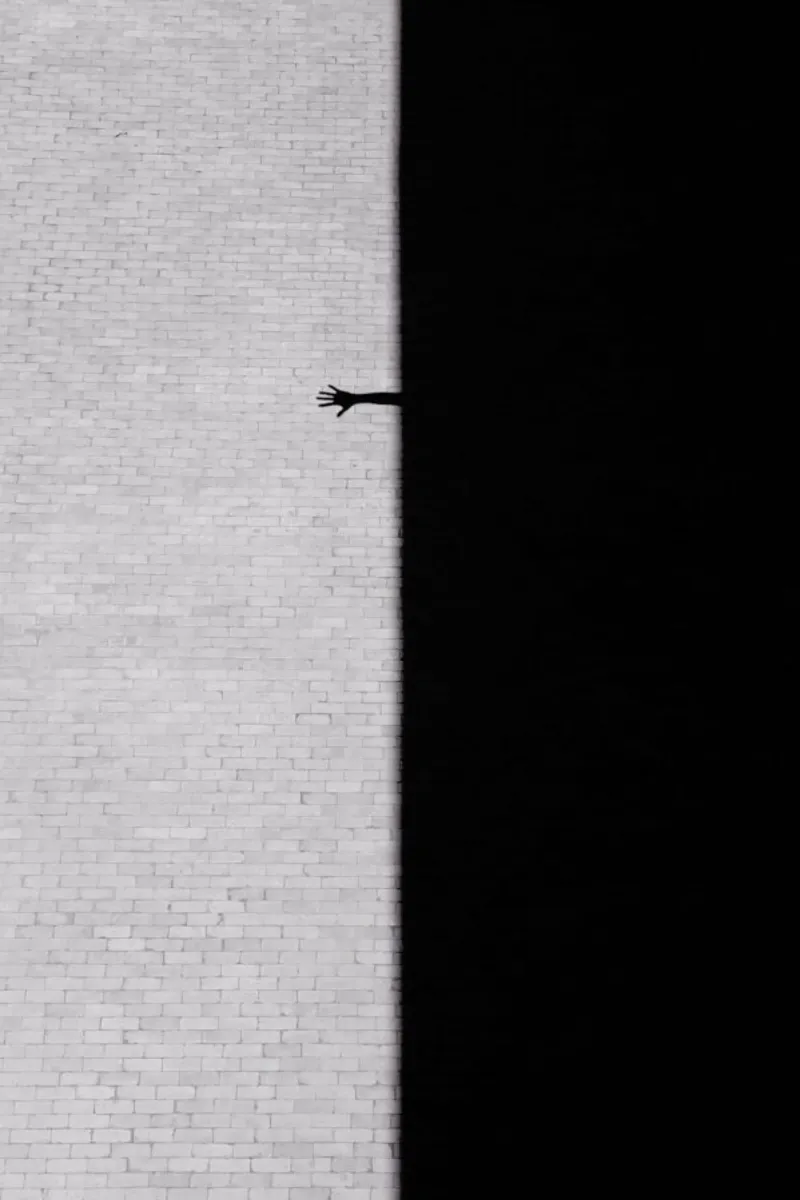 Reach Out acryl van Rupert Höller