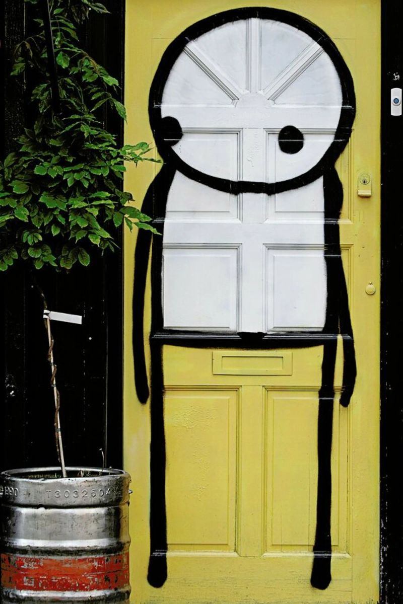 Streetart Gelb 2 Poster von Sadia