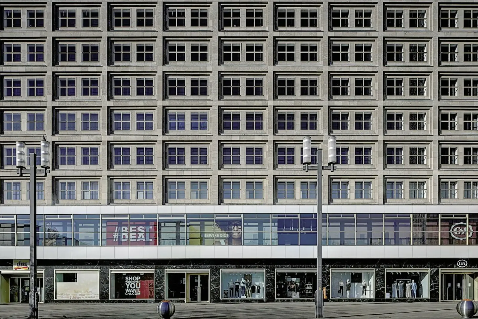 Berlin 2020 No 03 plexiglass da Michael Belhadi