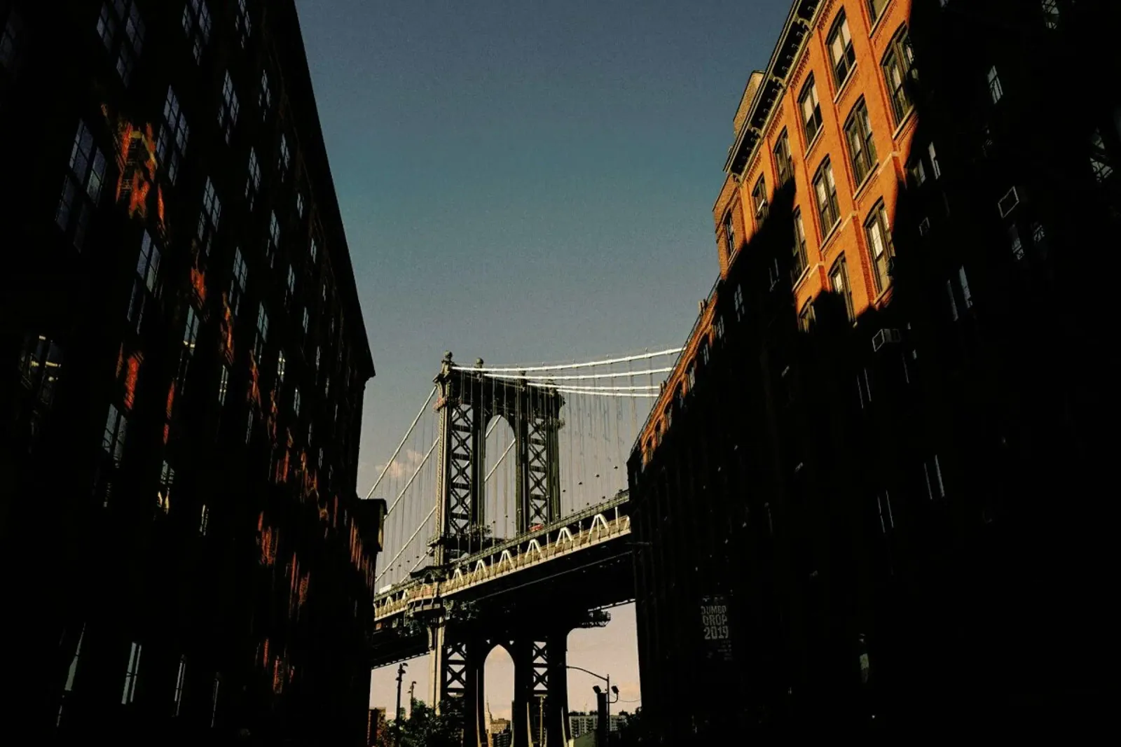 Brooklyn Bridge pellicola backlit da Philipp Reinhard