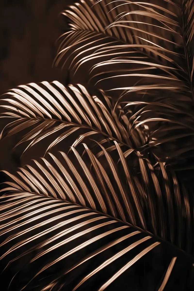 Foglie di palma in bronzo pellicola backlit da Indigo Tides Art
