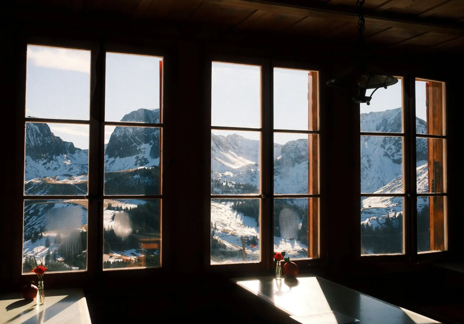 Alpine Silence Through the Window poster da FujiSwiss