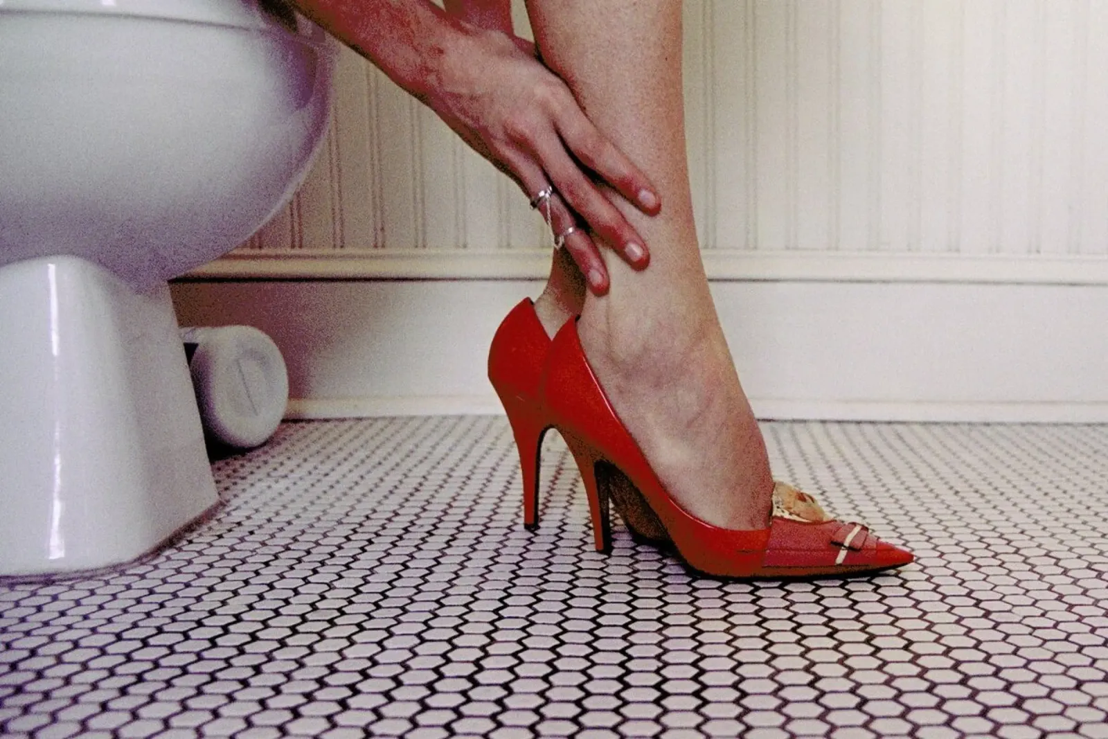 Louis Vuitton Red Shoe Blues pellicola backlit da Aysha Banos