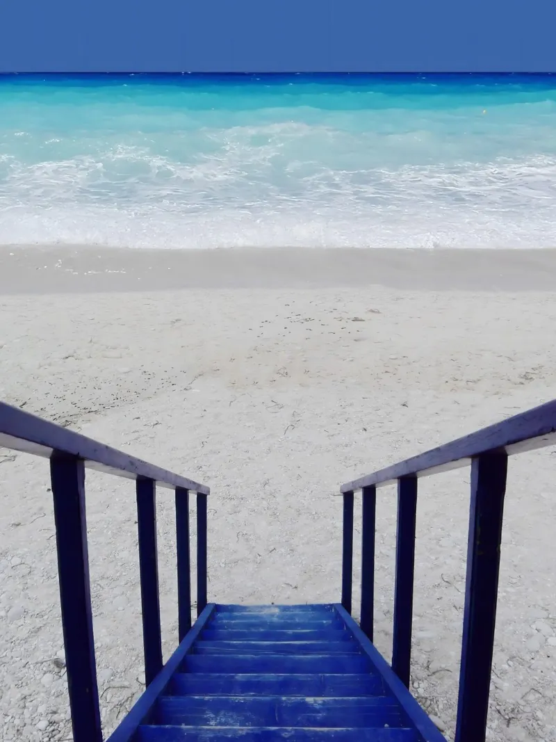 Mare blu greco tela con Cornice a cassetta da Moon  Bloom