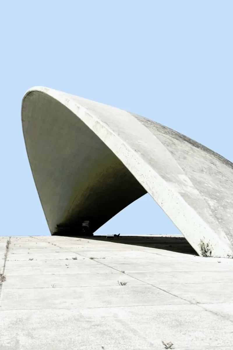 Niemeyer 1 pellicola backlit da Marc Schulthess