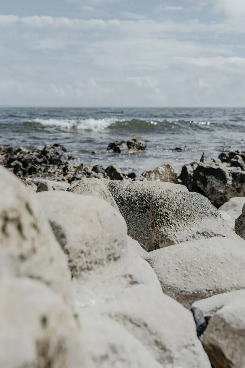 Waves and rock formations canvas by Carinaprint