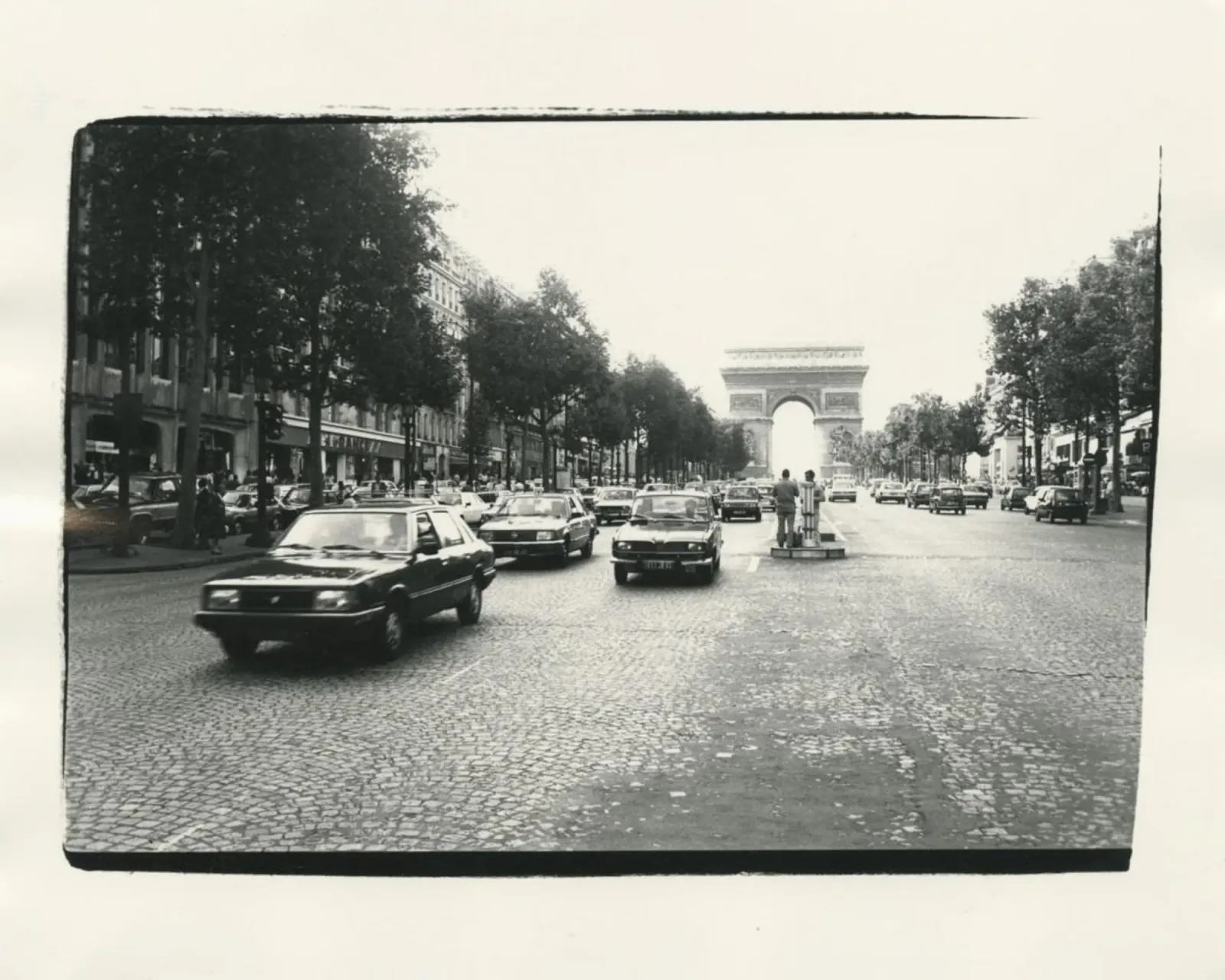 Coches en los Campos Elíseos 1982 lámina retroiluminada de phillipp veisenberg