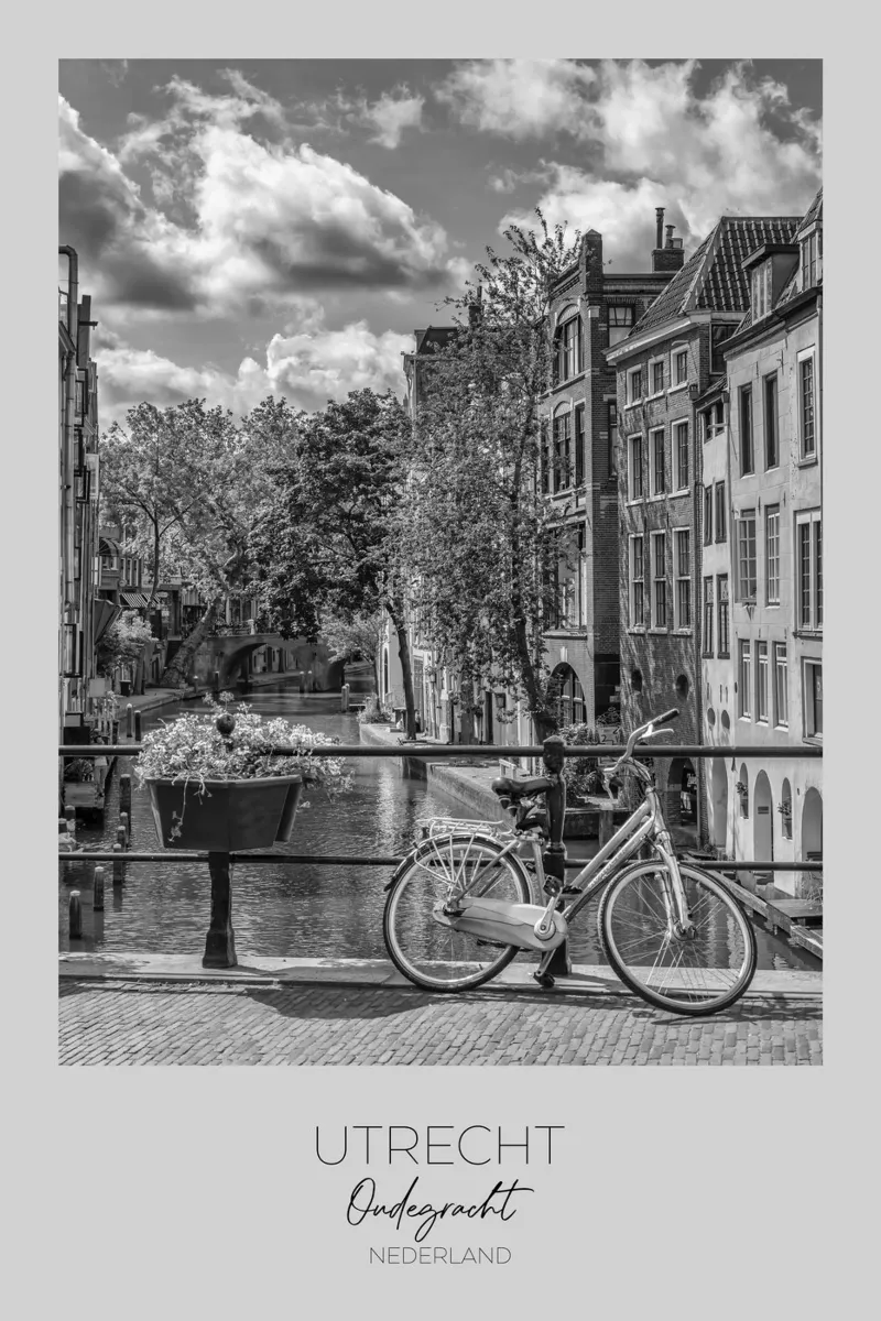 In primo piano: UTRECHT Oudegracht con vista a sud tela con Cornice a cassetta da Melanie Viola