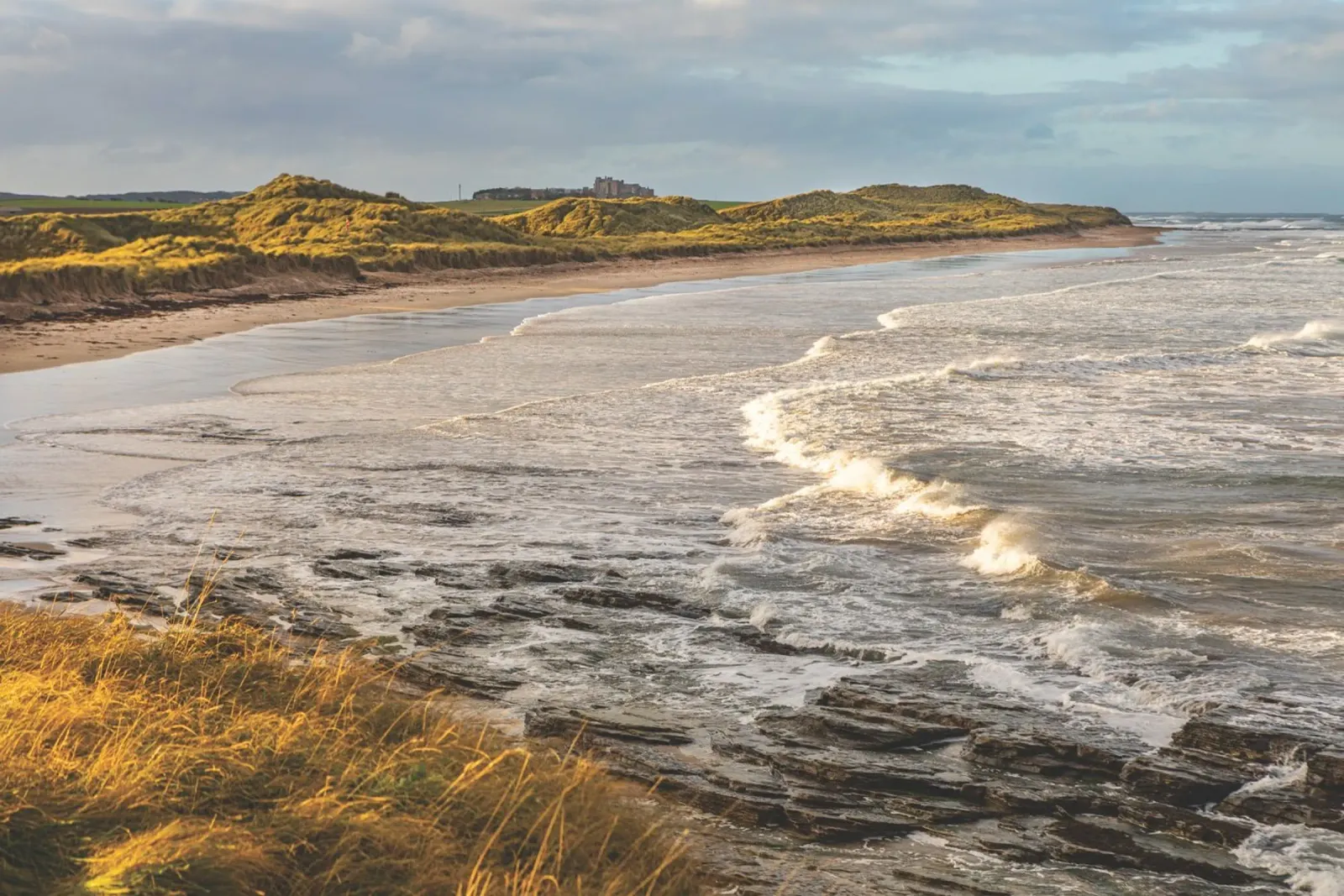 Seahouses Beach pellicola backlit da Dave Hare Photography