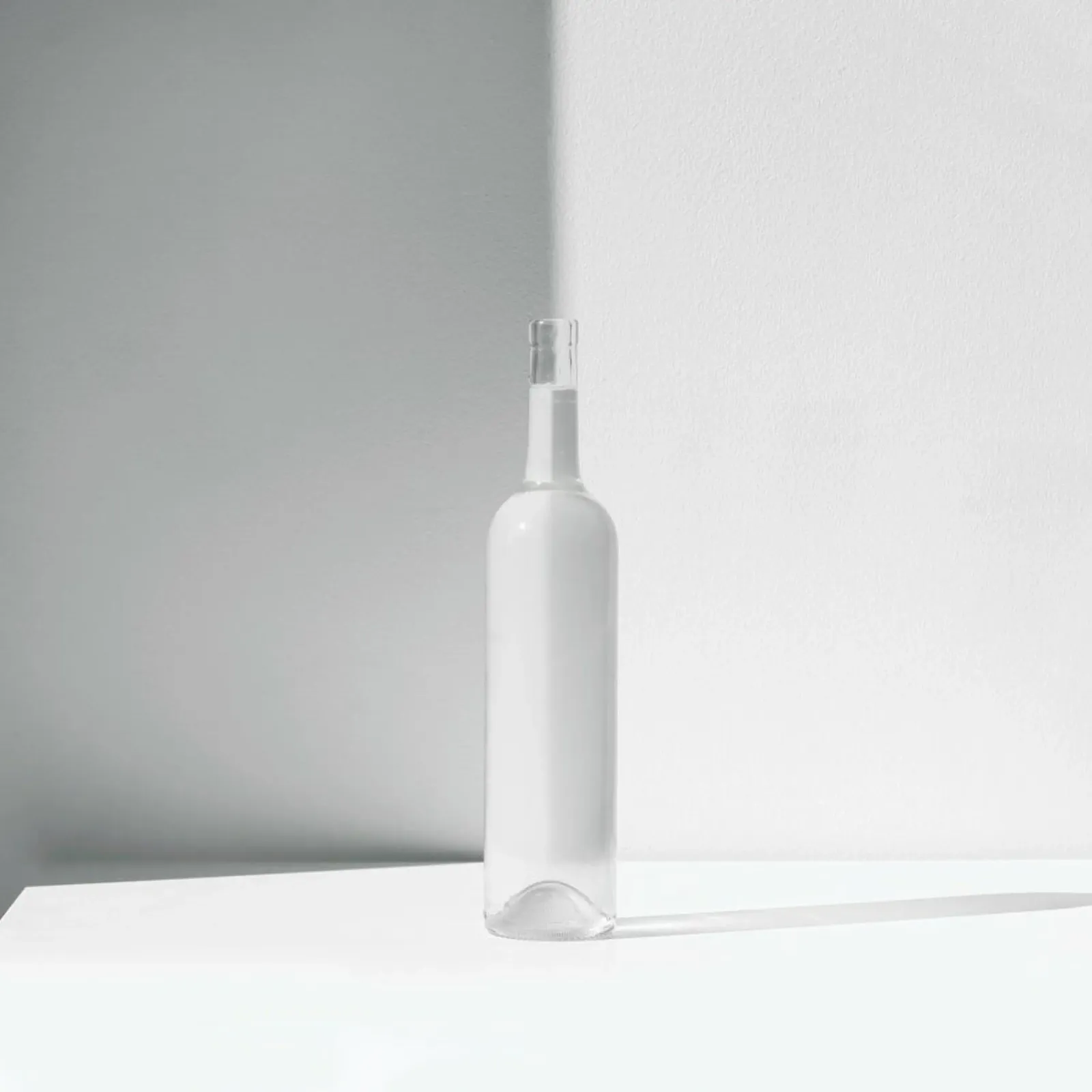 Bottle Minimal alluminio dibond da George Griefy
