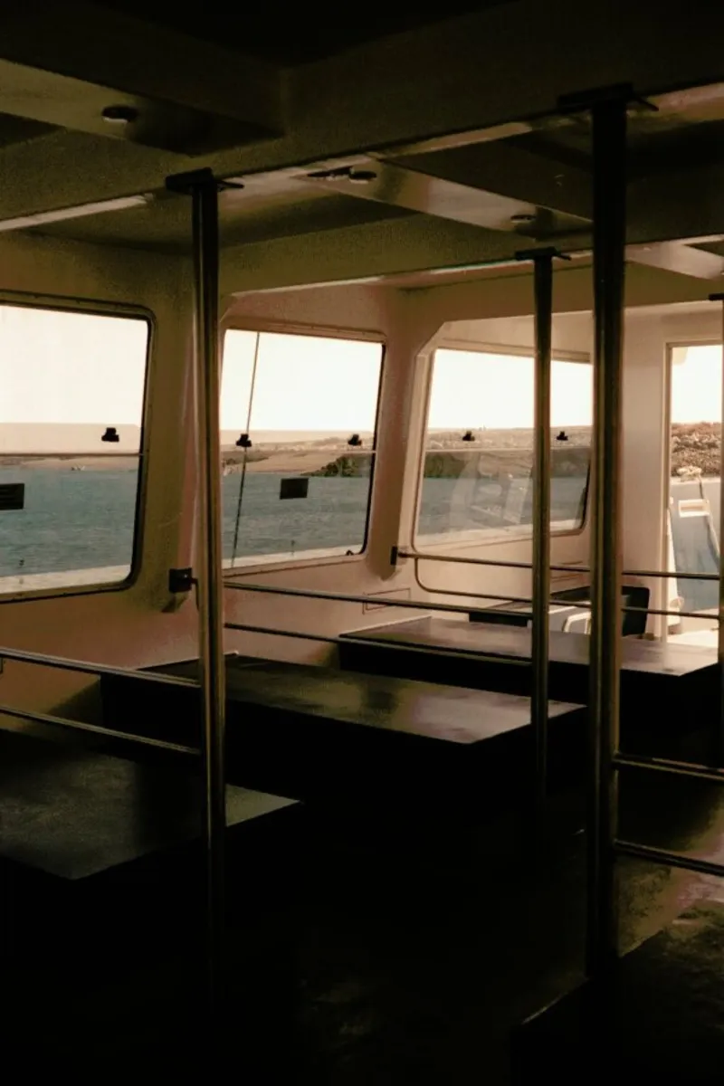 Go Somewhere plexiglass da Sebastian Hilgetag