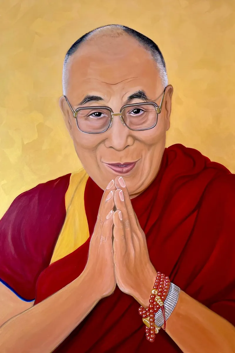 Il Dalai Lama compie 90 anni poster con telaio in legno da Happy 😃 Art 🎨 by Christine Schnoell