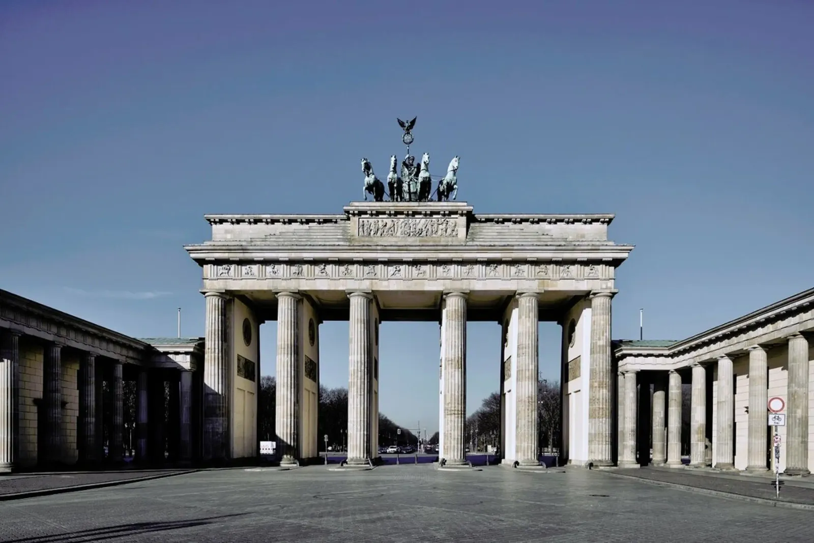 Berlin 2020 No 01 alluminio dibond da Michael Belhadi