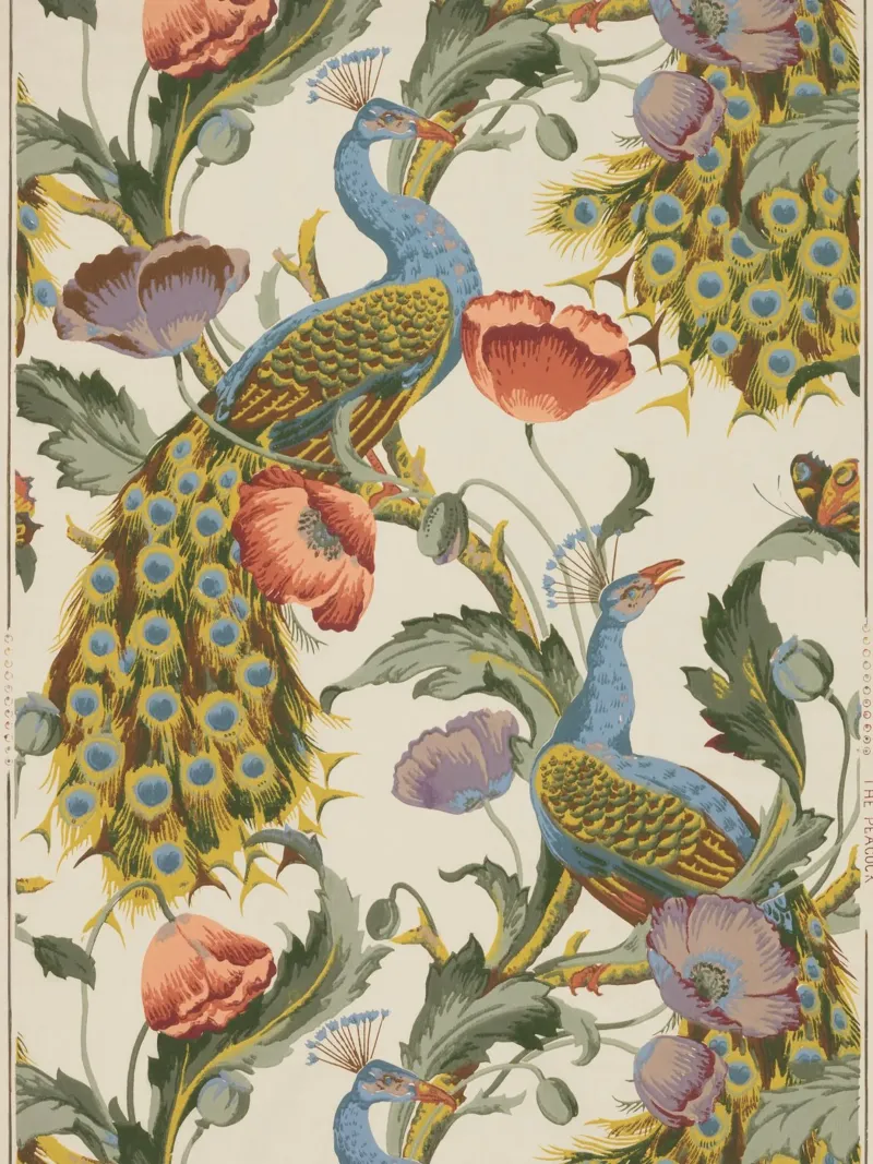 Majestueuze pauwen en klaprozen - Vintage Botanische Kunstdruk canvas met Baklijst van Timeless Botanica