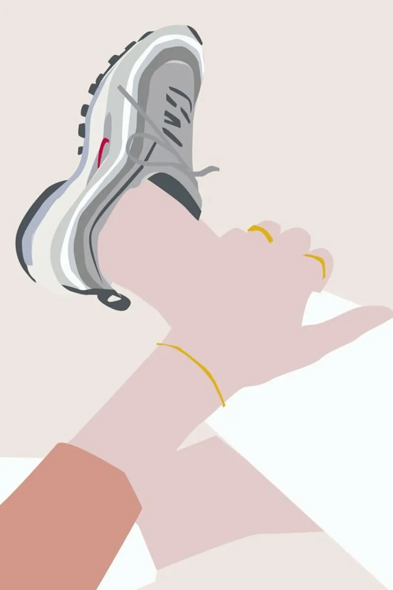 Sneaker pellicola backlit da Helena Ravenne
