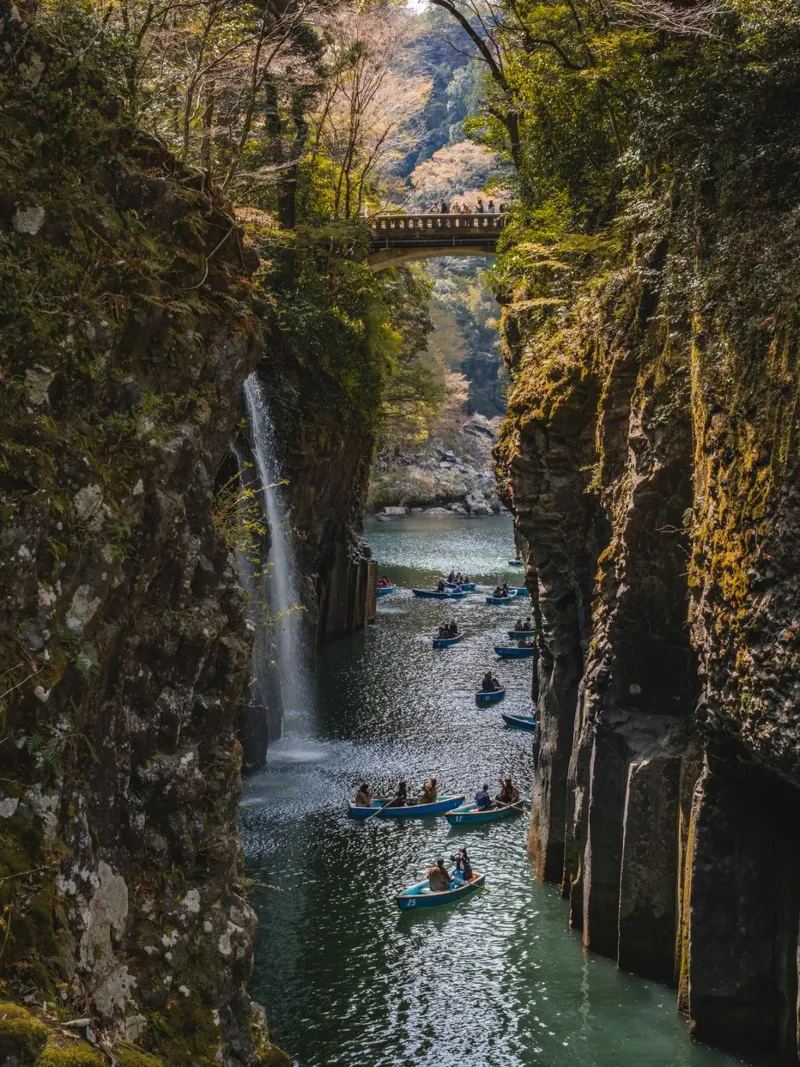 Gola di Takachiho - Kyushu, Giappone pellicola backlit da Marcel Bisig
