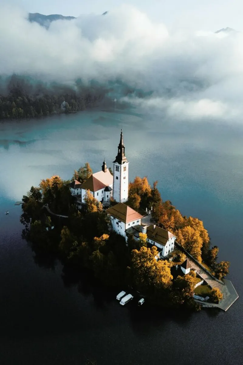 Lake Bled pellicola backlit da METROPOLIS