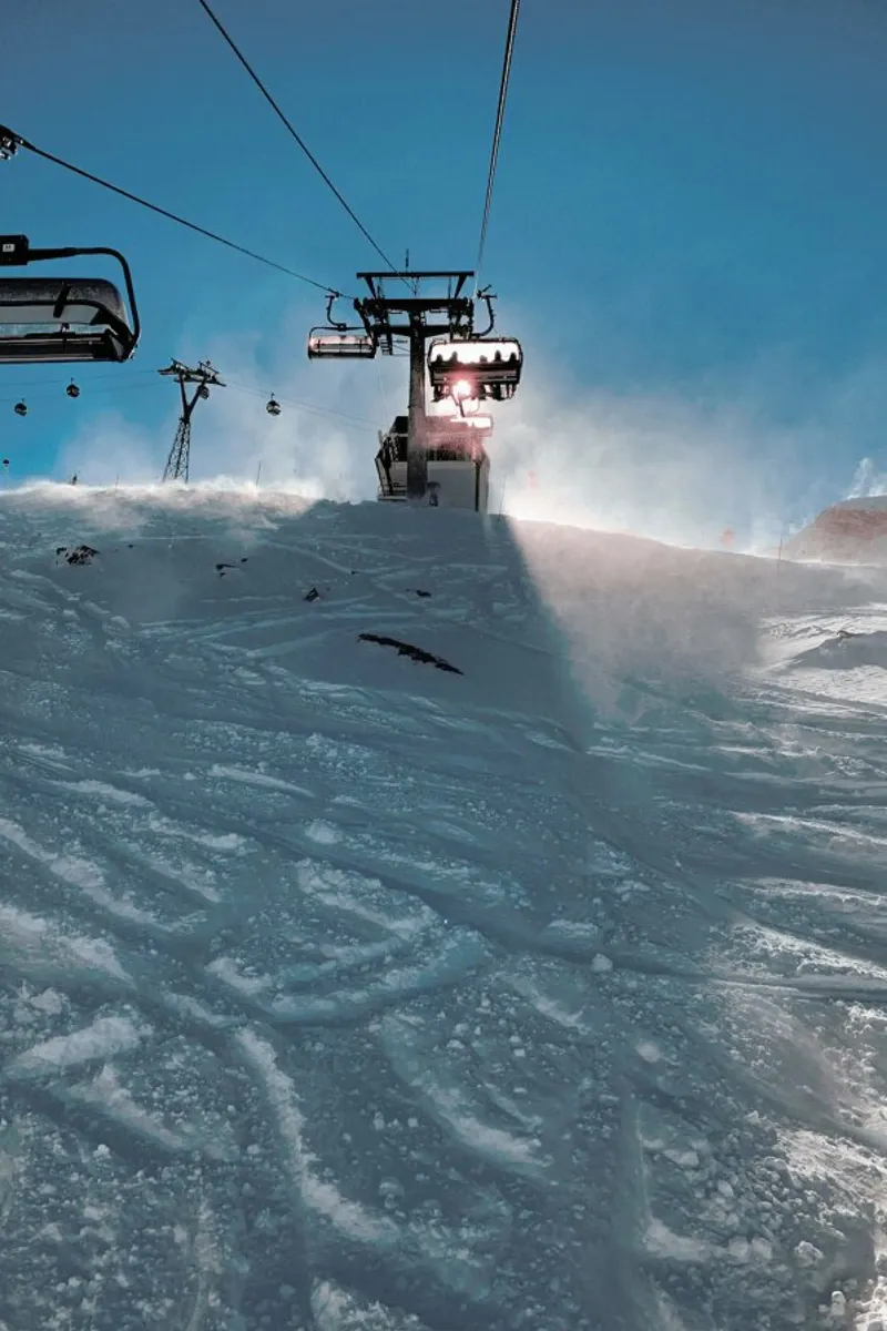 Let's Go Skiing pellicola backlit da Sebastian Hilgetag