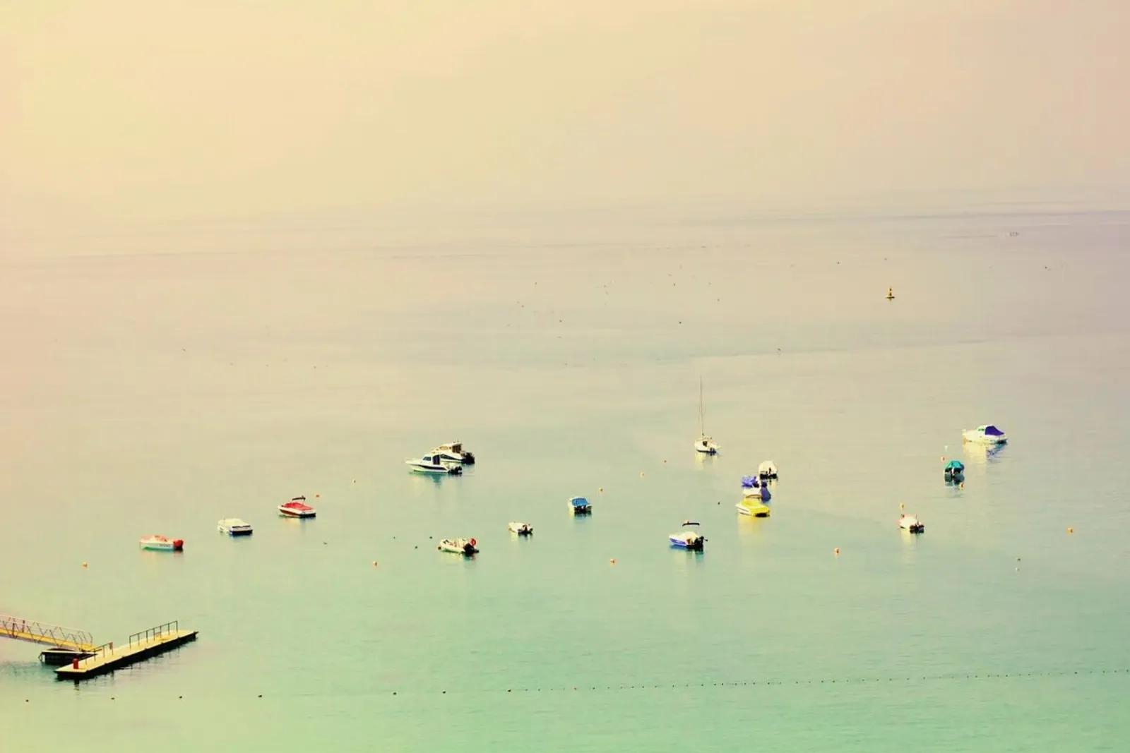 the sea pellicola backlit da Ingrid Beddoes