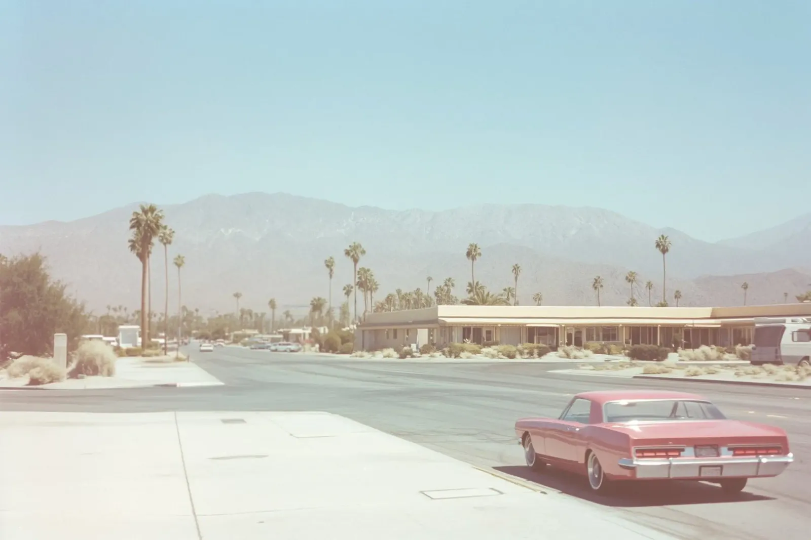 USA SérIA I Auto d'epoca nelle strade di Palm Springs poster con telaio in alluminio da Julie Travel Photography