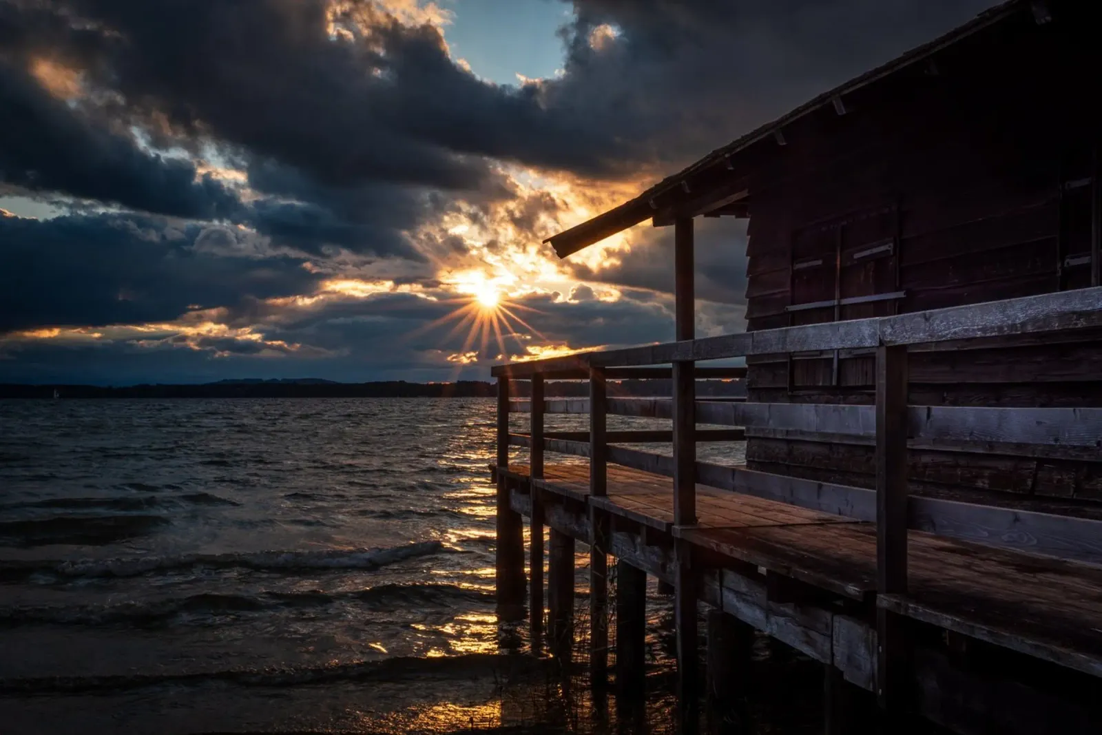Chiemsee Seehaus im Sonnenuntergang Acryl-Glas von 5ecken