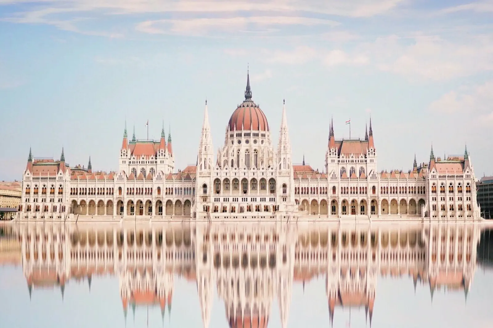 Hungarian Parliament @andreas_tornberg poster met kunststof frame van EyeEm Mobile GmbH