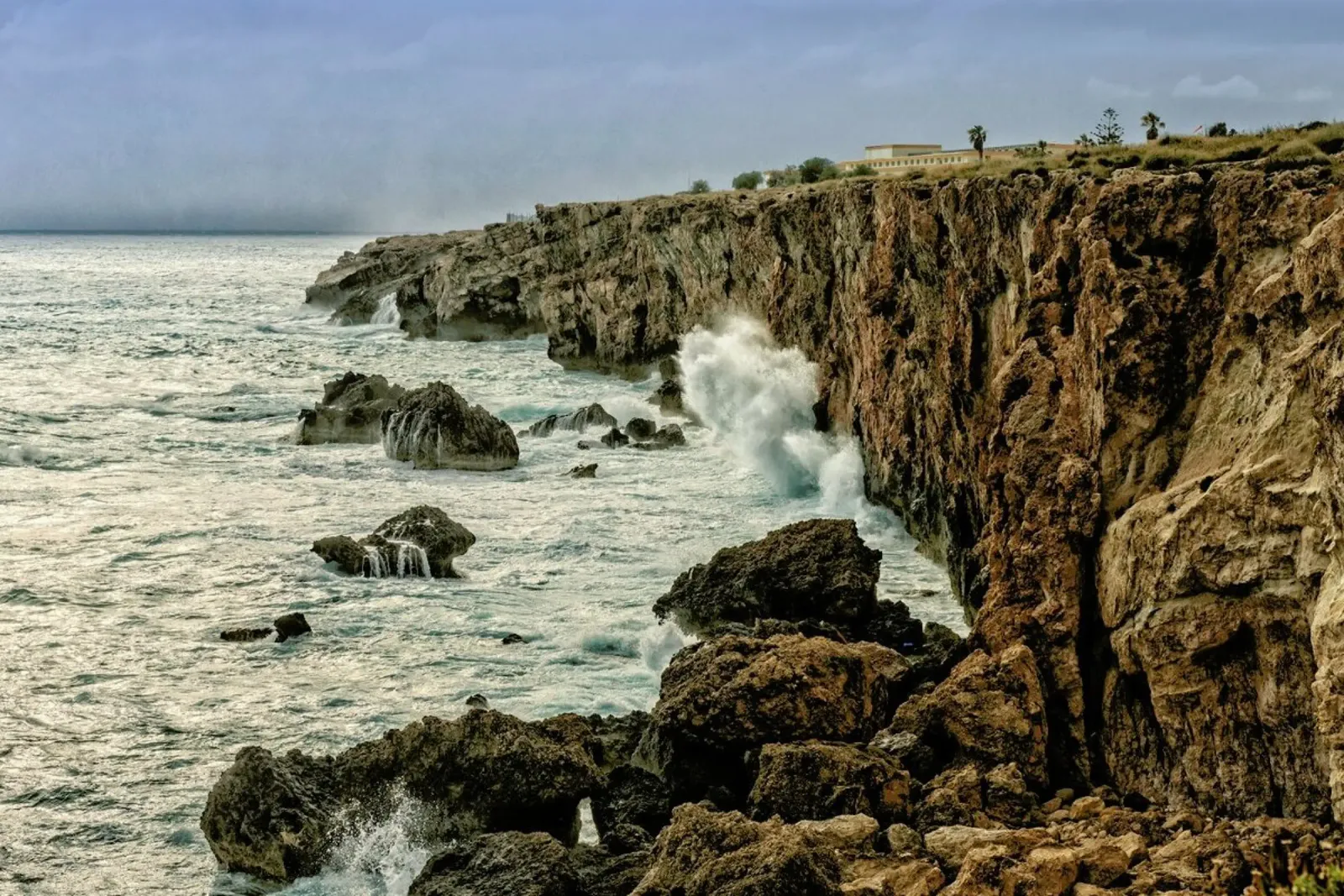 Magical Malta Stormy Cliffs pellicola backlit da Curious Collections by Marielle Leenders