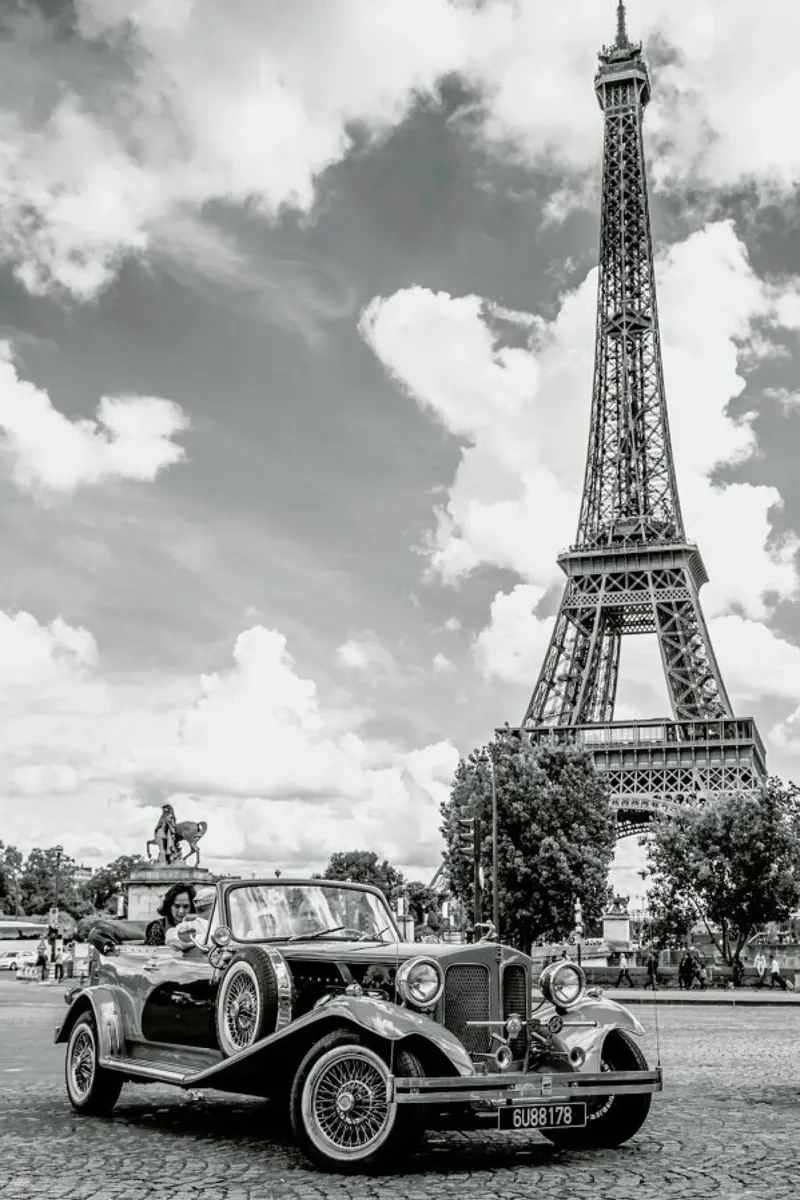Vintage Car & Eiffel pellicola backlit da Magdalena Martin Photography
