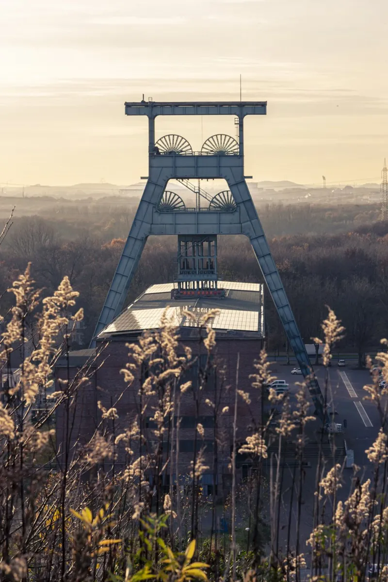 Torre di avvolgimento della miniera di Ewald carta hahnemühle da Ruhrgebietsansichten