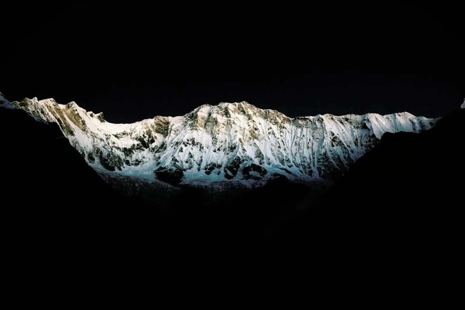 Snowcapped Peak pellicola backlit da EyeEm Mobile GmbH