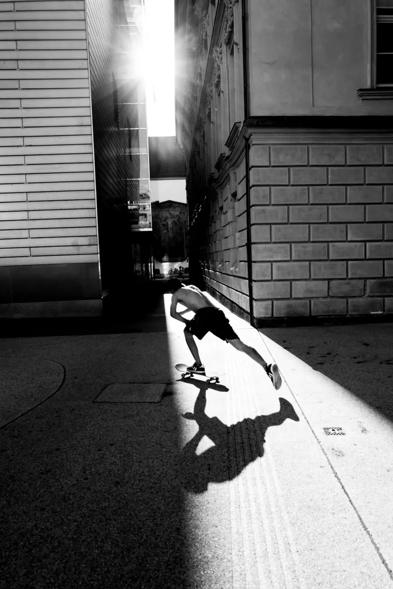 skater pellicola backlit da Jonas Klein