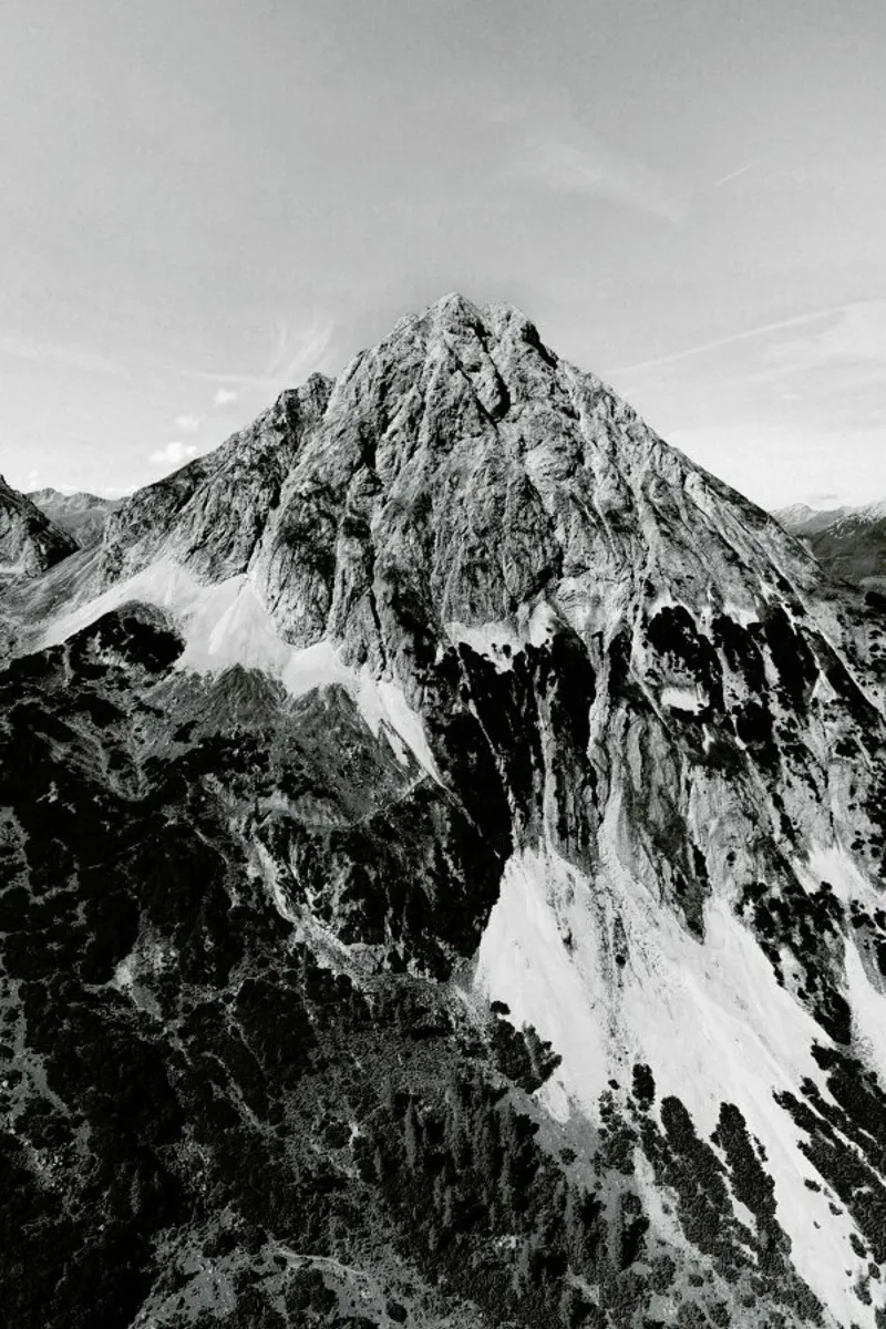 Mountain Top Bw - Edition 2 pellicola backlit da Sebastian Hilgetag