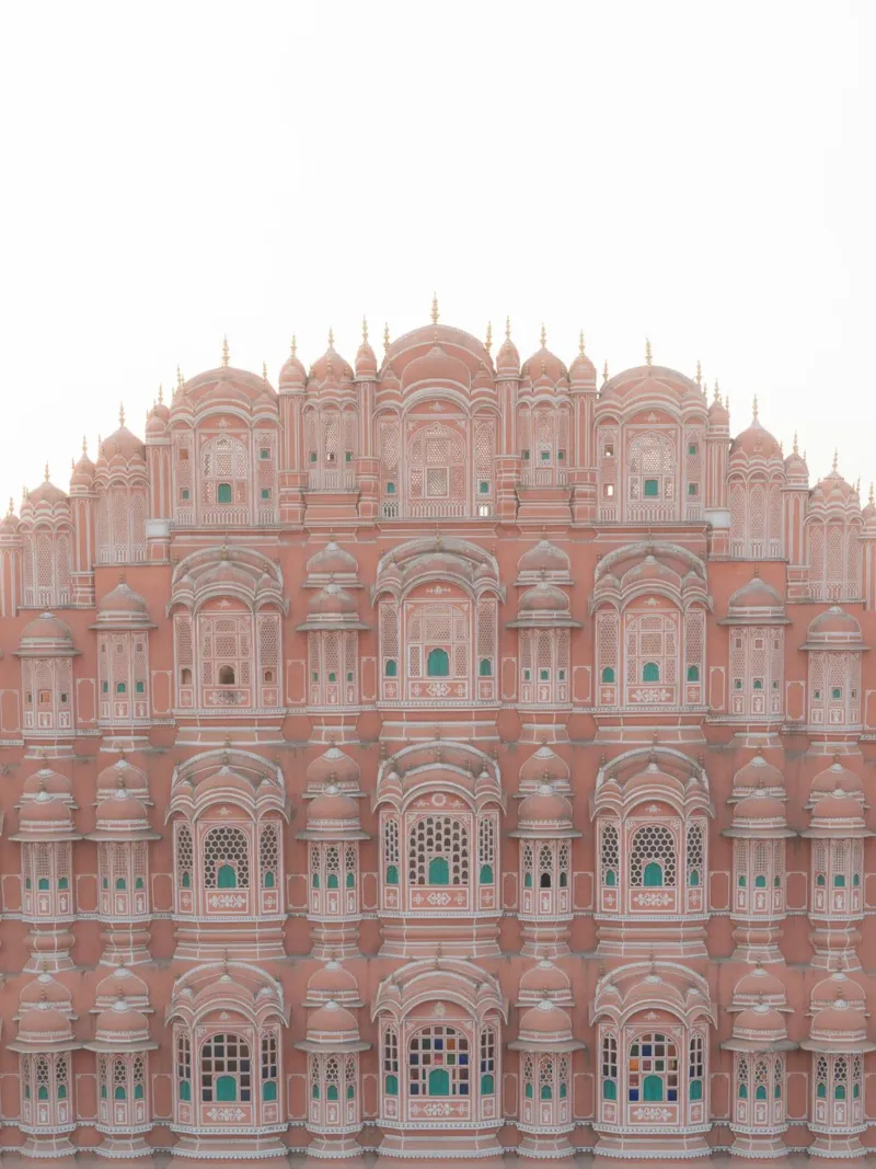 Morgenlicht auf dem Hawa Mahal Pink Palace - Jaipur, Indien Poster von Kimberley Jekel Photography