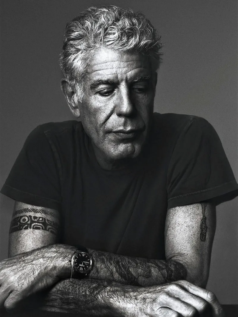 Anthony Bourdain Rilassati e rinfrescati pellicola backlit da Beth Pop Culture